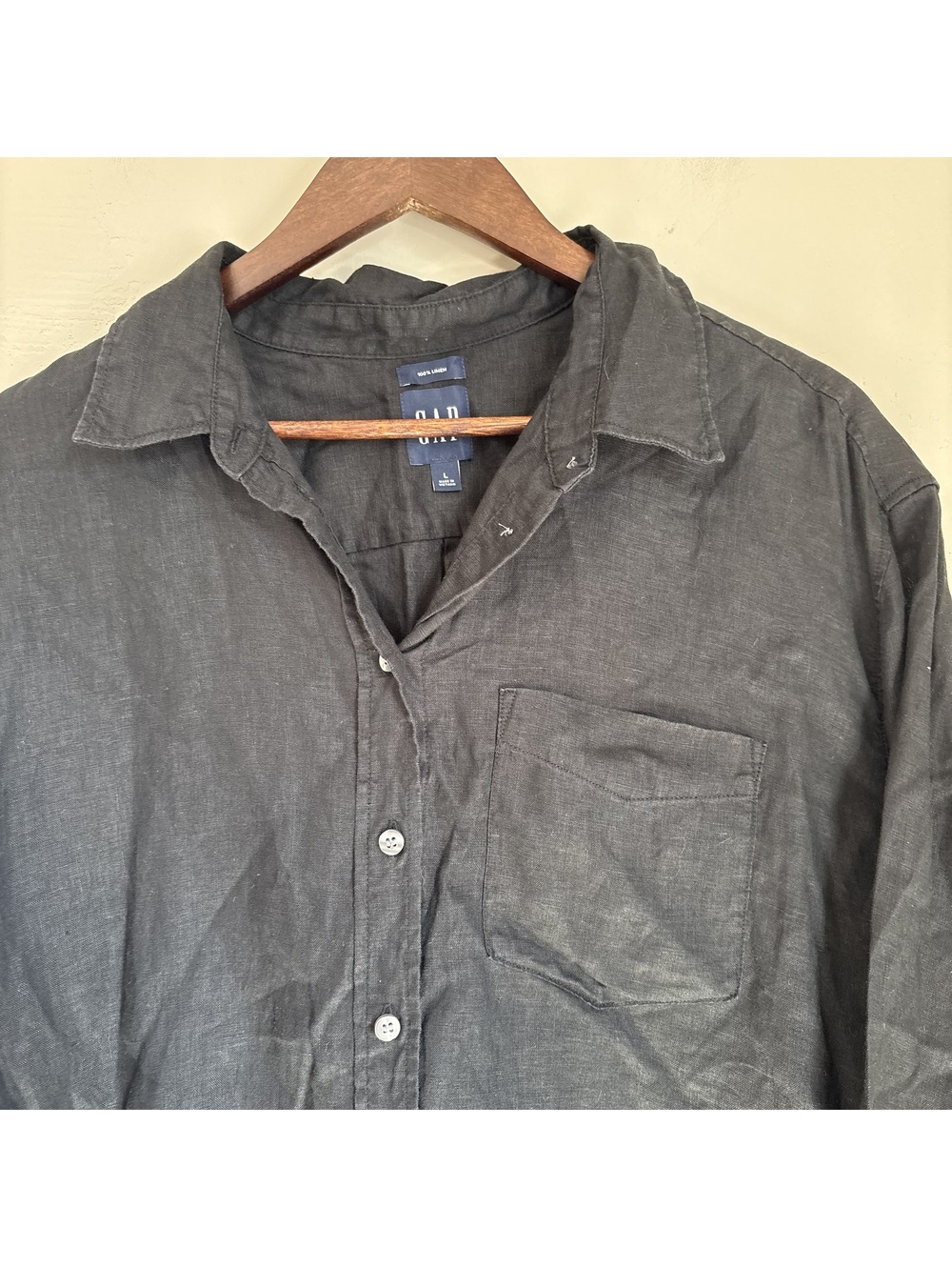 GAP 100% Linen Button Down Shirt Womens Large Black Long Sleeve Boyfriend Fit - Picture 2 of 4